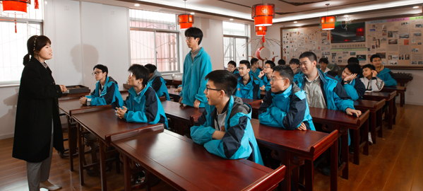 商南 分类教学，因材施教，采取“一类一方案、一人一目标”的教学方法